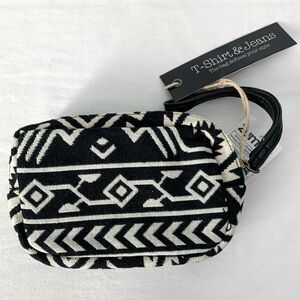 T-Shirt & Jeans Alexis Tribal Mint Zip Pouch Wristlet